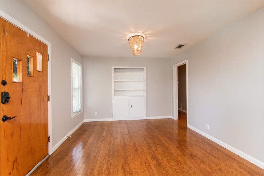 Photo of 812 N Penelope ST, Belton, TX 76513 (MLS # 7163336)