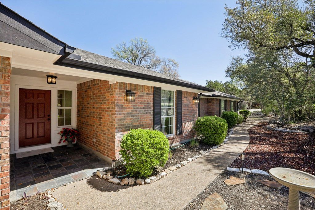 Photo of 12216 Hanging Valley DR, Austin, TX 78726 (MLS # 1799688)