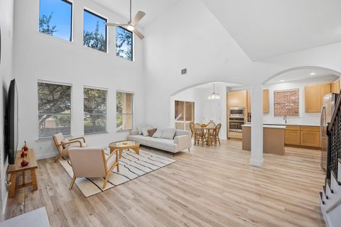 313 El Socorro LN Austin TX 78732