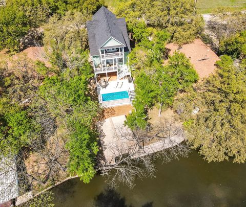 1943 Glencove DR Kingsland TX 78639