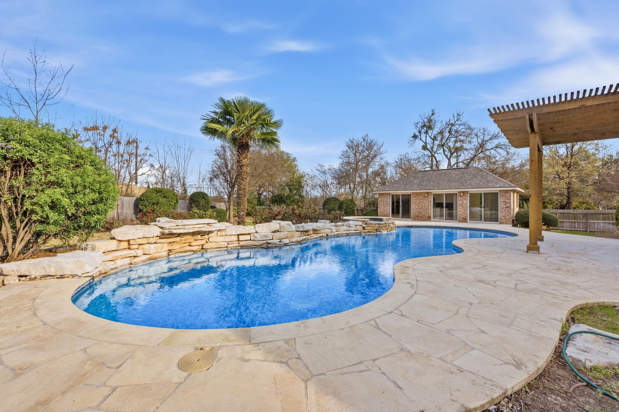 2400 Vestavia Ridge LN