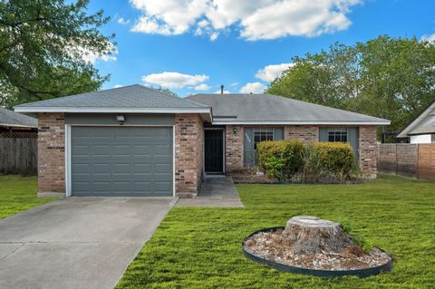 Photo of 6504 Clubway LN, Austin, TX 78745 (MLS # 4154124)