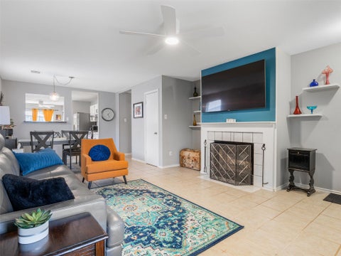 Tiny photo for 1104 Laurelleaf DR, Pflugerville, TX 78660 (MLS # 2332645)