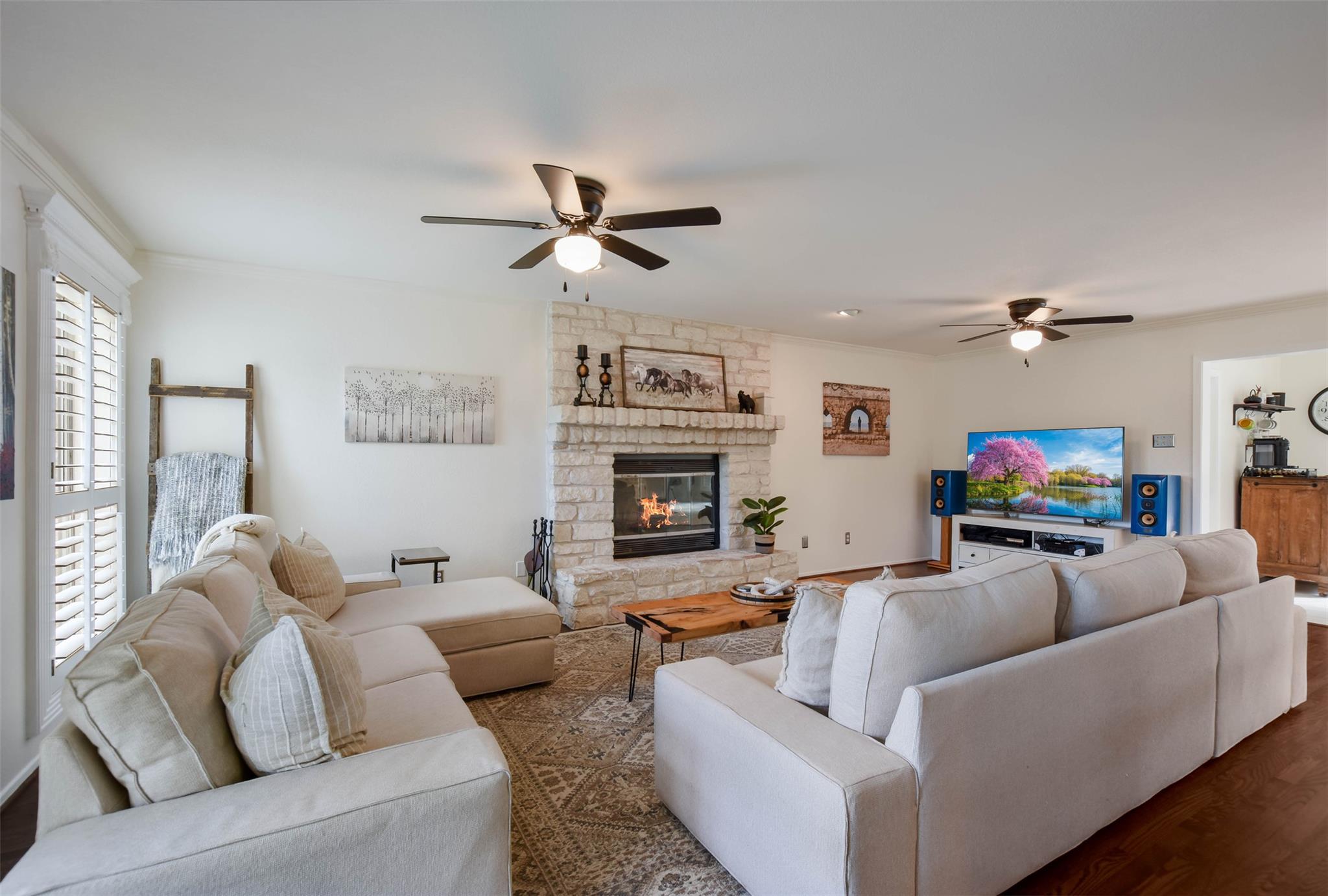 2204 Walsh DR