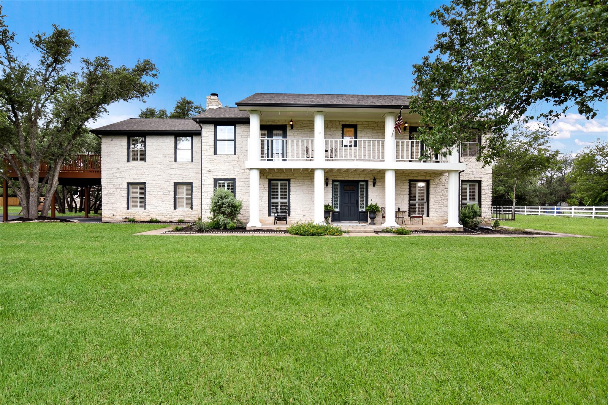 2204 Walsh DR
