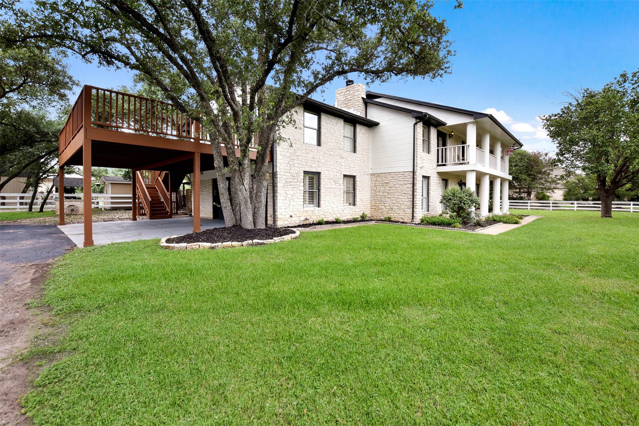 2204 Walsh DR