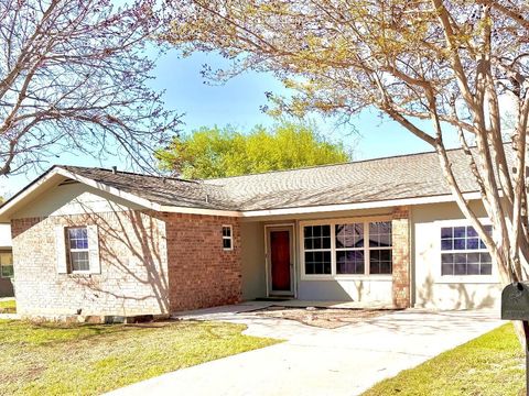 Photo of 606 Mildred ST, Burnet, TX 78611 (MLS # 9607396)