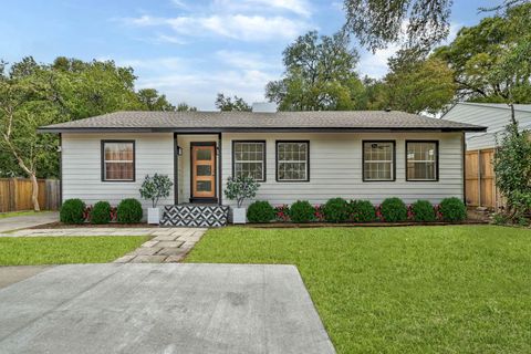 Photo of 1804 NORTHWOOD RD, Austin, TX 78703 (MLS # 6444807)
