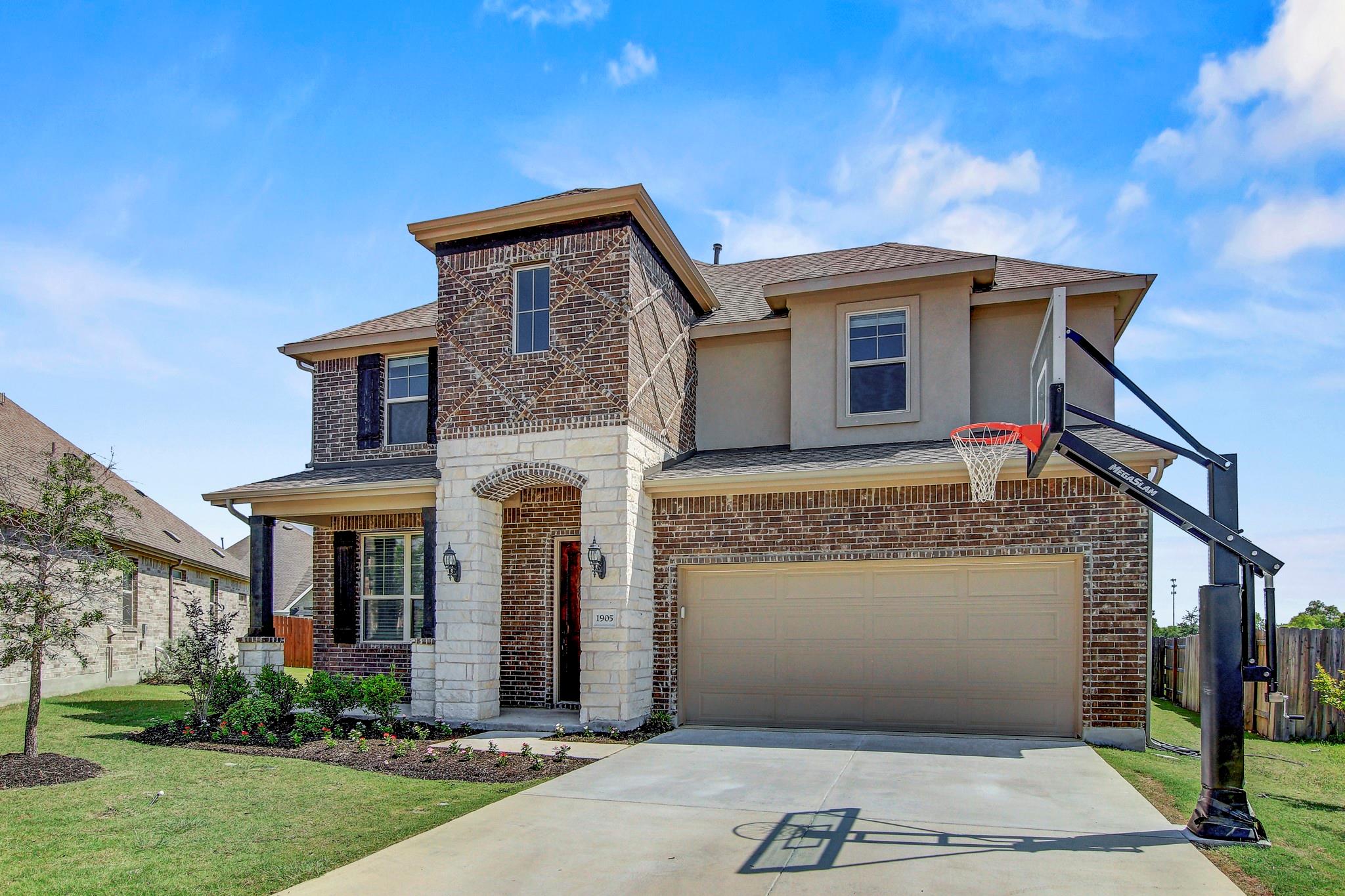 1905 Mariann DR