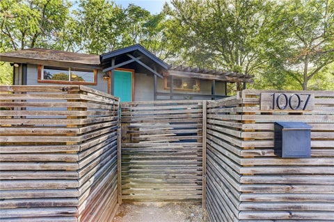 Photo of 1007 Prospect Ave, Austin, TX 78702 (MLS # 9458376)