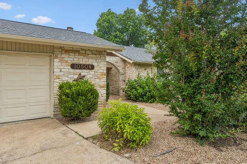 Photo of 10504 Wagon Gap DR, Austin, TX 78750 (MLS # 5772781)