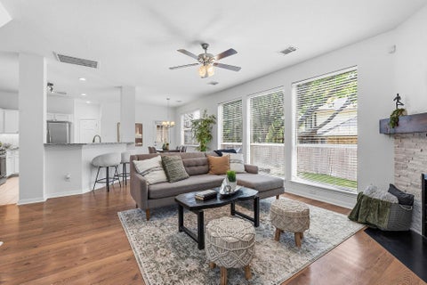Photo of 13425 Equestrian CV, Austin, TX 78727 (MLS # 4964164)