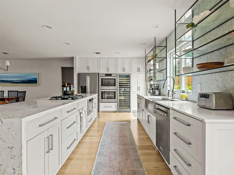 1004 Maufrais ST Austin TX 78703