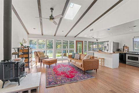 Photo of 401 Battle Bend BLVD, Austin, TX 78745 (MLS # 3908993)