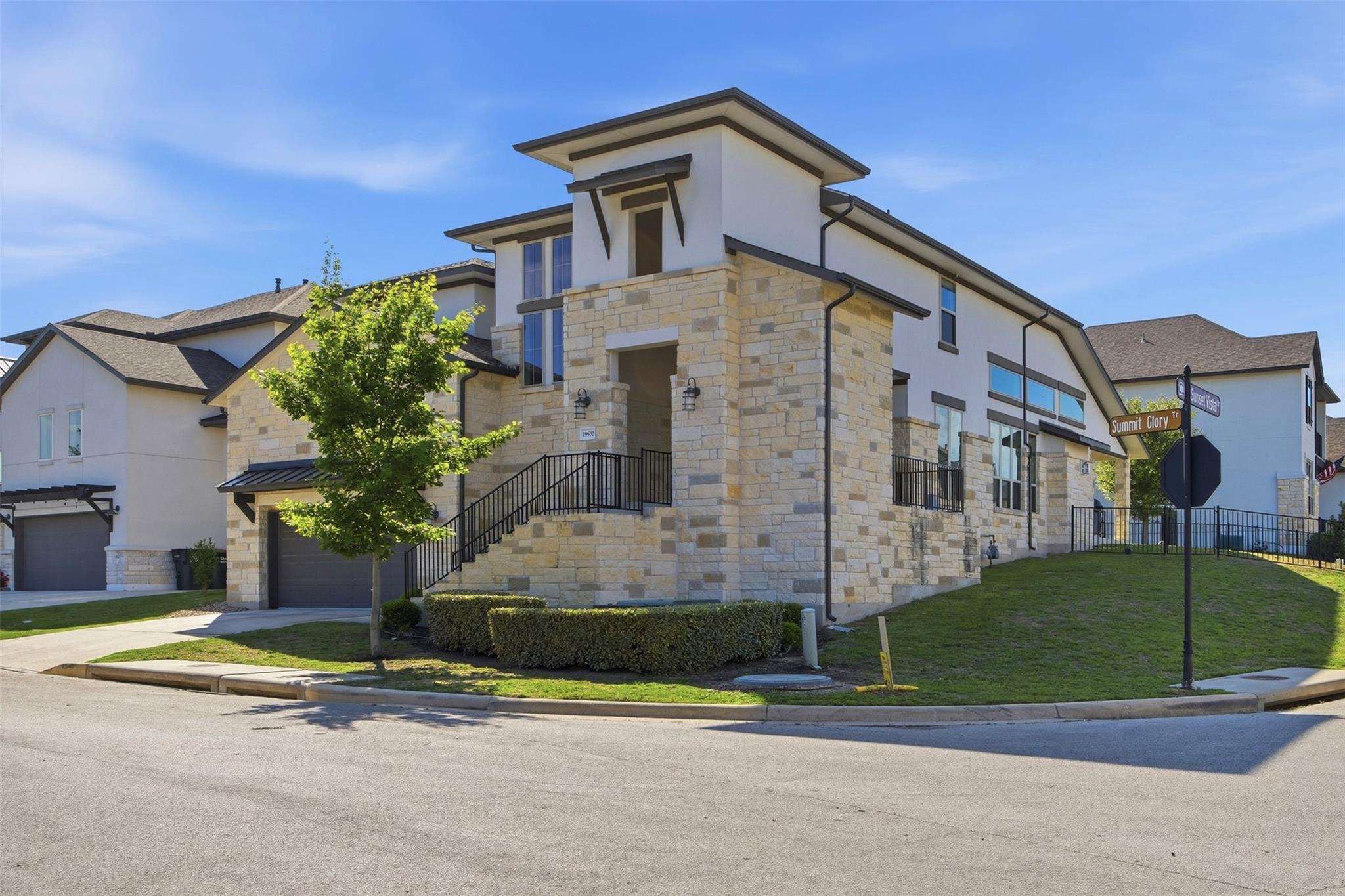 19500 Summit Glory TRL 139