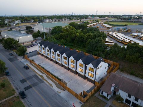 Tiny photo for 7104 Creekside DR, Austin, TX 78752 (MLS # 3234525)