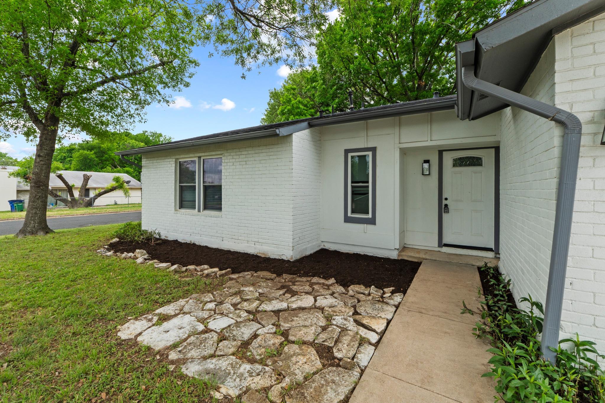 1737 CRICKET HOLLOW DR