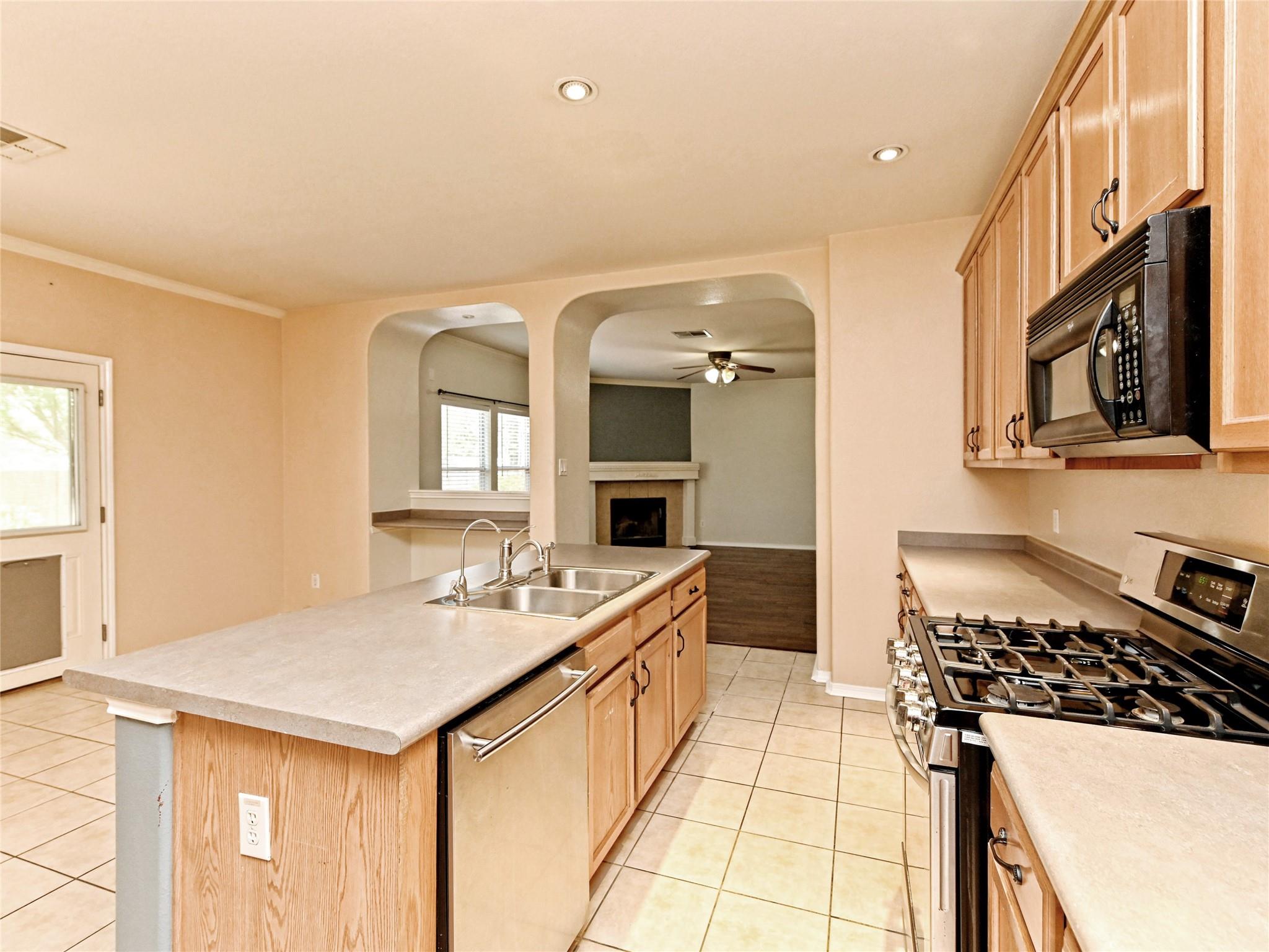 Hutto, Texas 78634, United States, 4 Bedrooms Bedrooms, ,3 BathroomsBathrooms,Residential,Pending,55079