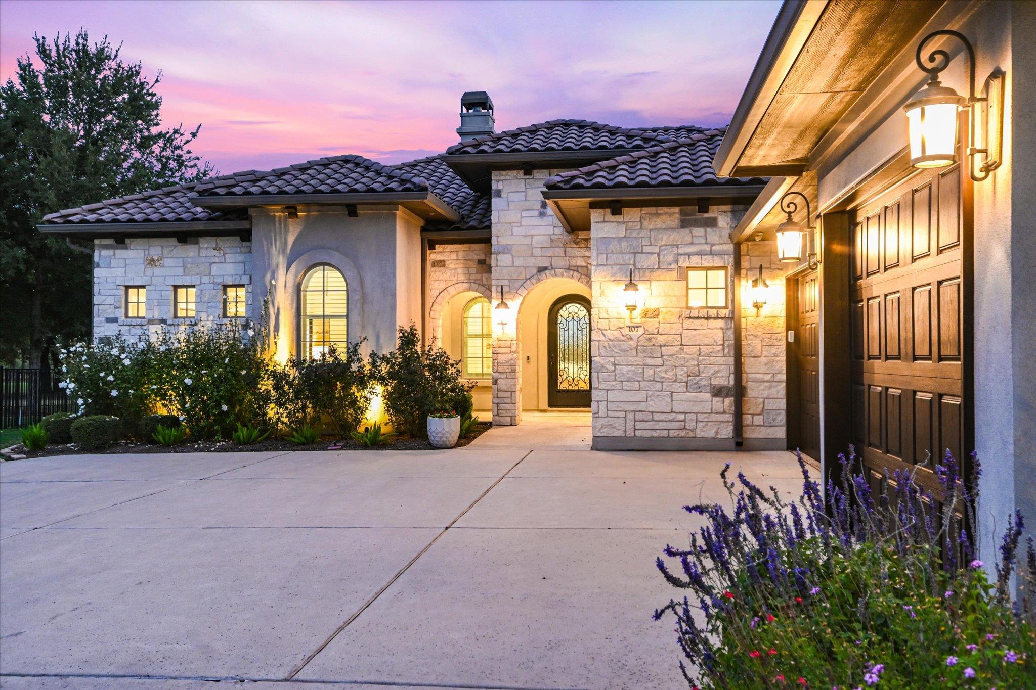 107 Bee Brush CT