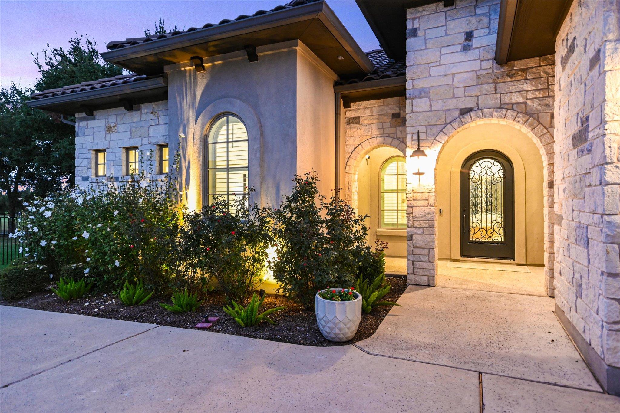 107 Bee Brush CT