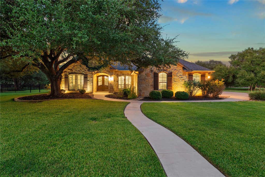 Photo of 3041 Rolling Meadow DR, Salado, TX 76571 (MLS # 2903935)