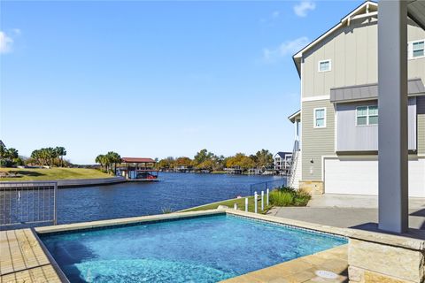 321 Island CIR Kingsland TX 78639