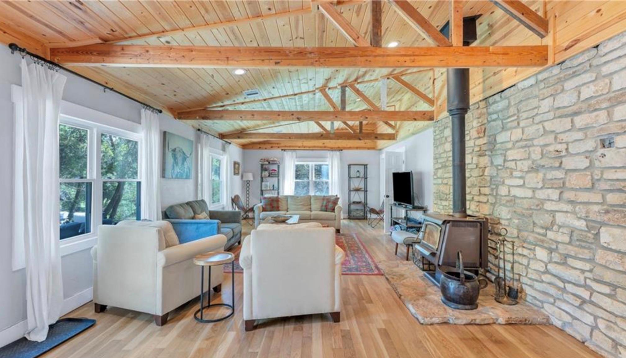 606 Deer Creek CV