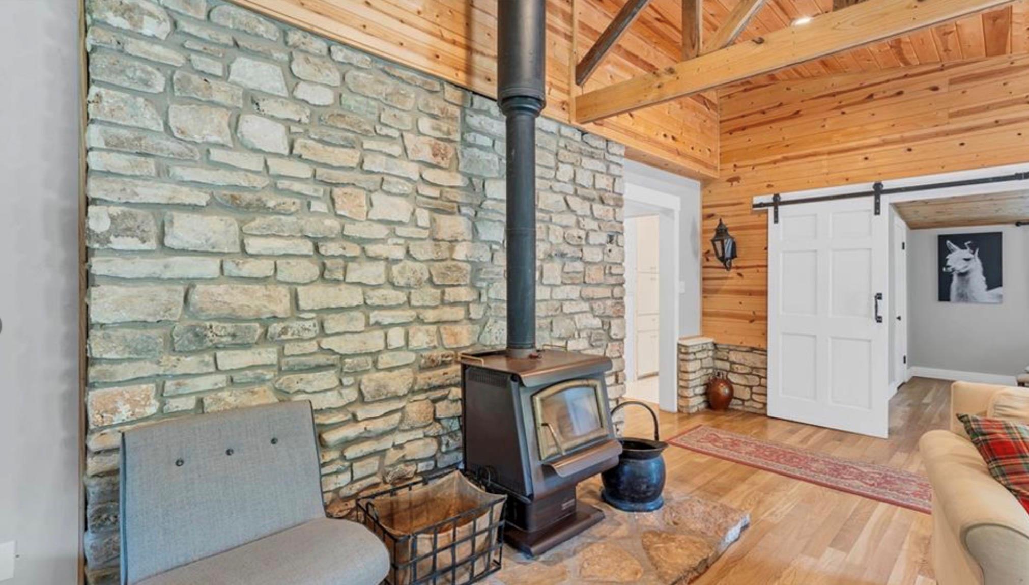 606 Deer Creek CV