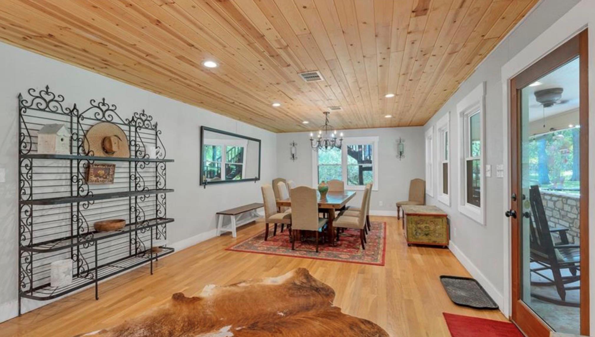 606 Deer Creek CV