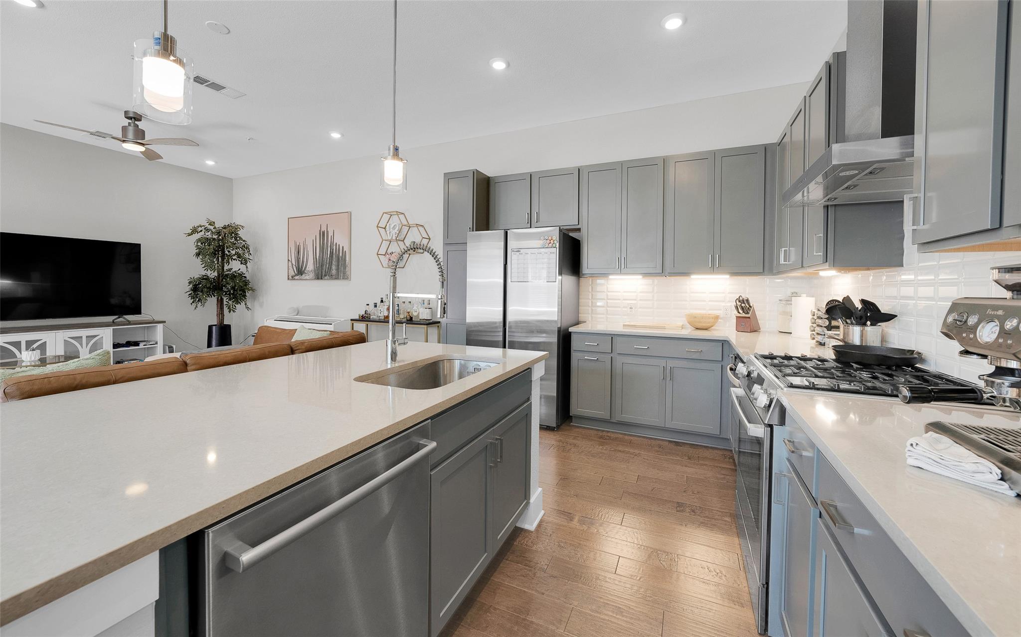 4325 Jackson Ave 2302