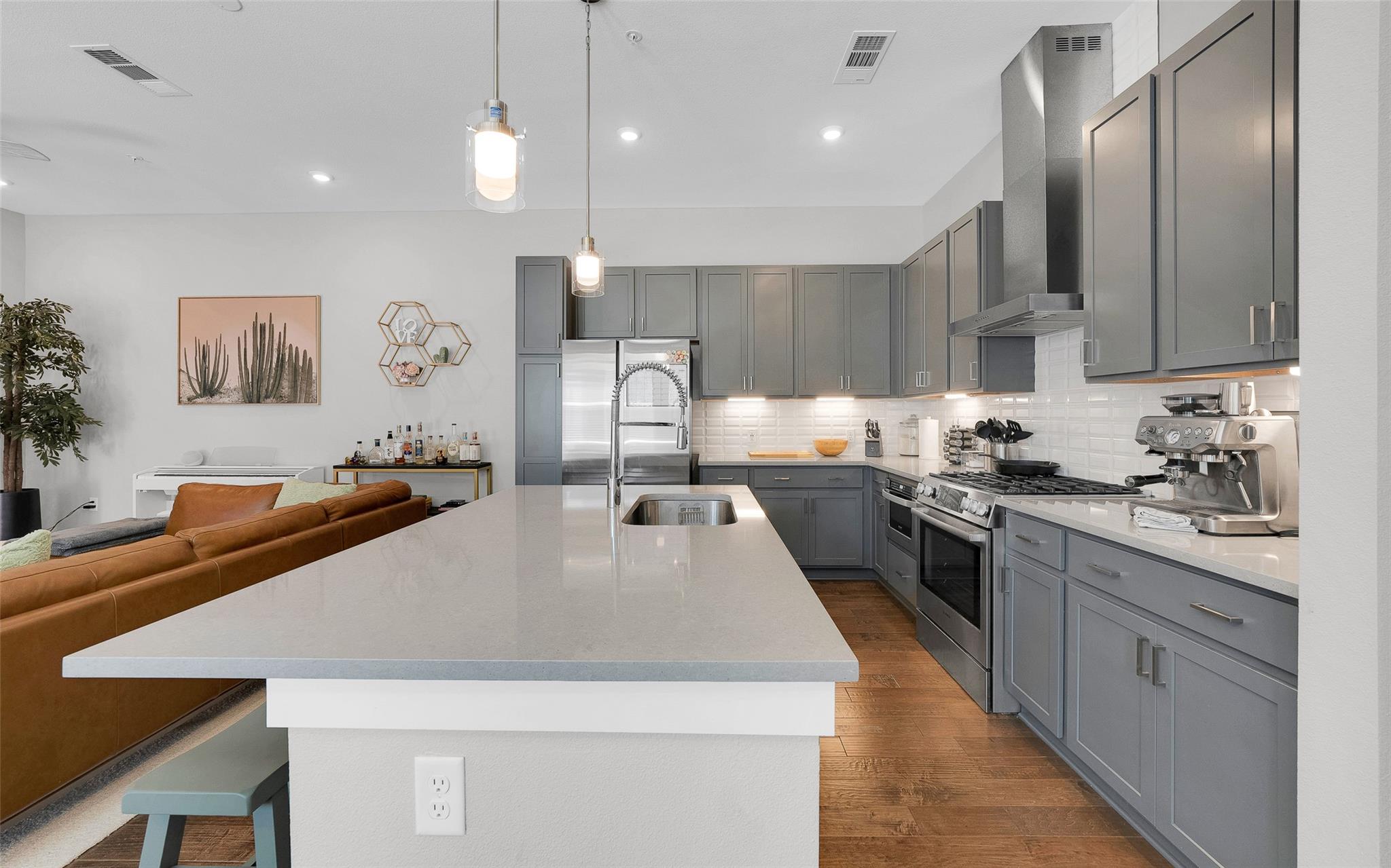 4325 Jackson Ave 2302