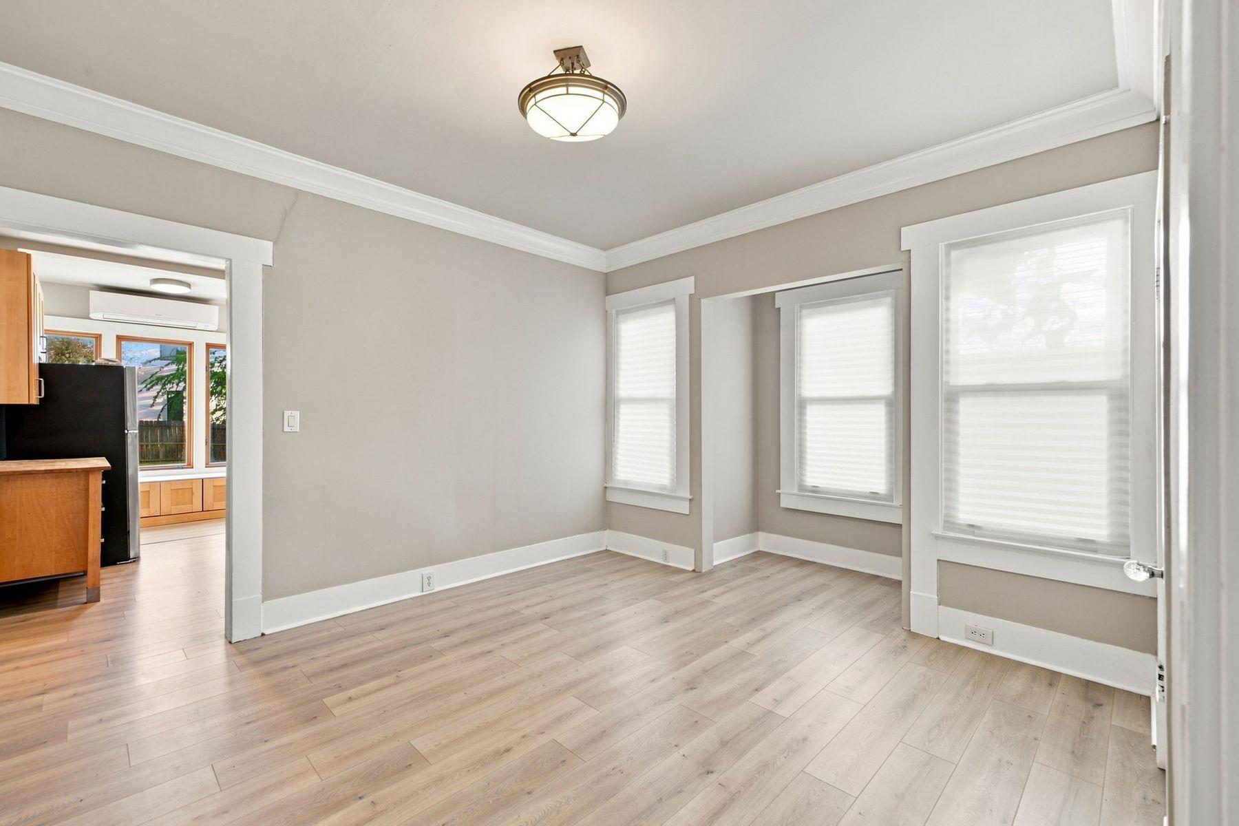 132 Perry CT