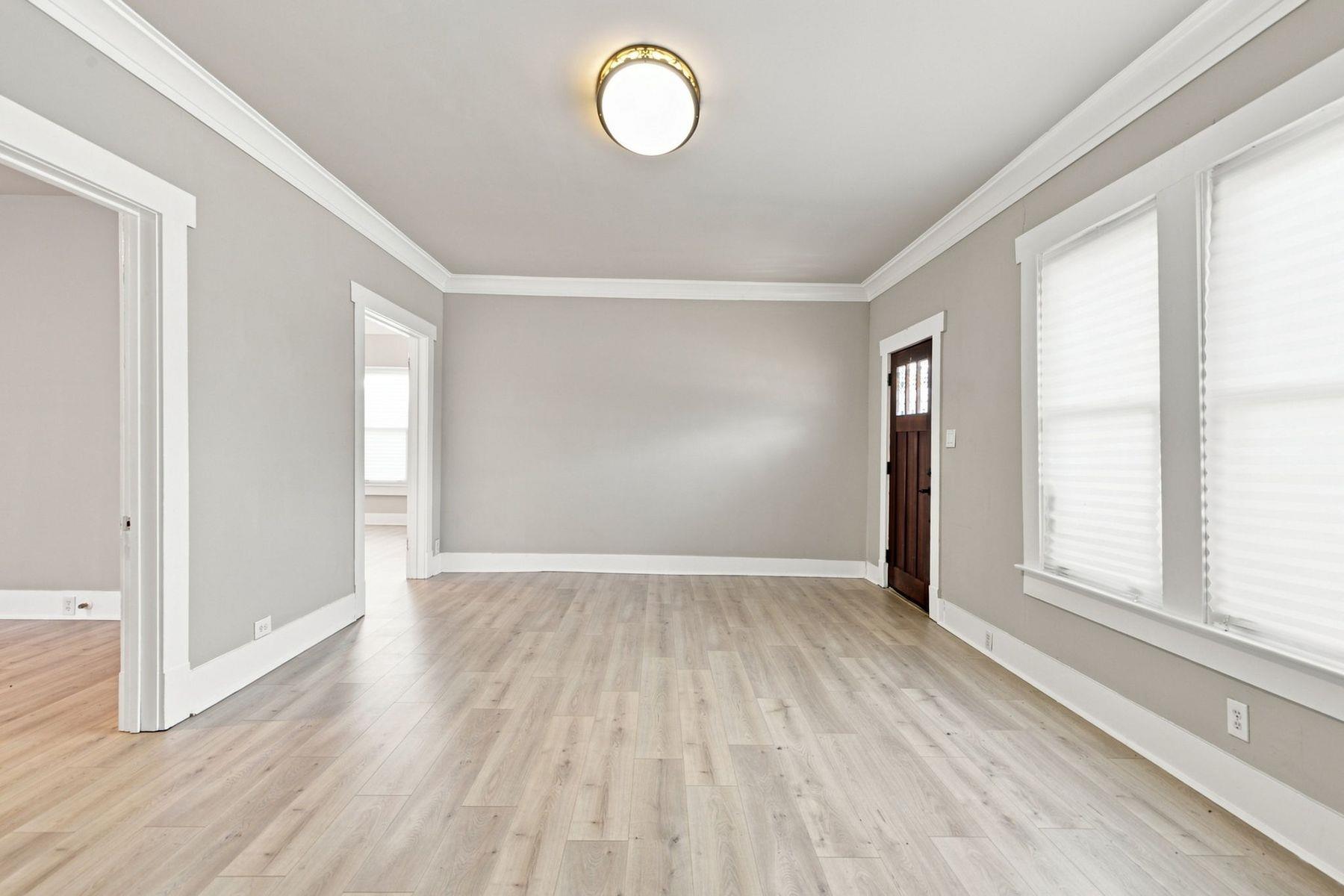 132 Perry CT
