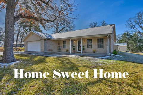 319 Shady Acres LN Brenham TX 77833