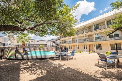 Photo of 910 Duncan LN #56, Austin, TX 78705 (MLS # 6070803) Photo of 910 Duncan LN #56, Austin, TX 78705 (MLS # 6070803)
