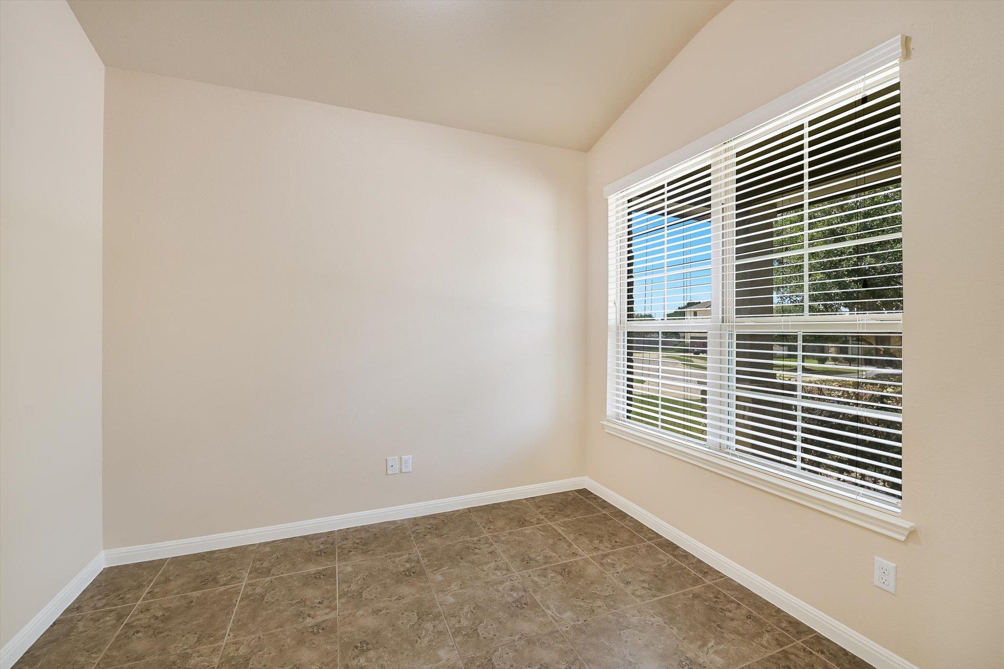 5652 Porano CIR