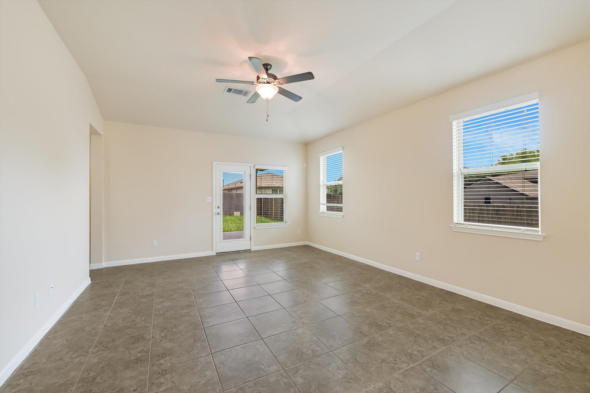 5652 Porano CIR