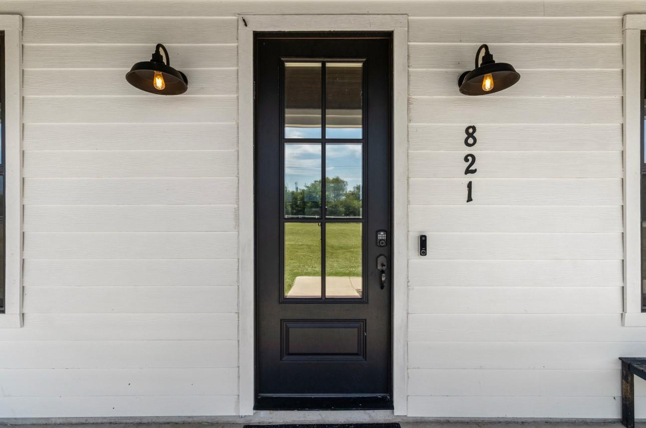 821 Silent Valley RD