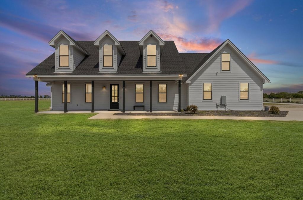 Photo of 821 Silent Valley RD, Lockhart, TX 78644 (MLS # 8796675)