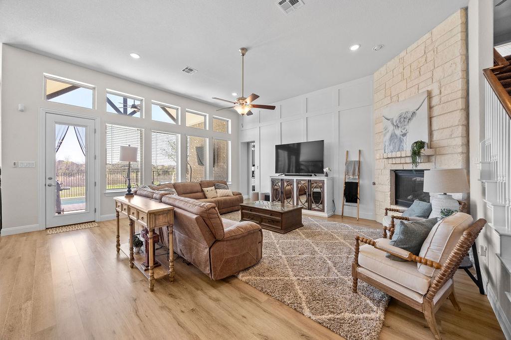 4137 Brean Down RD