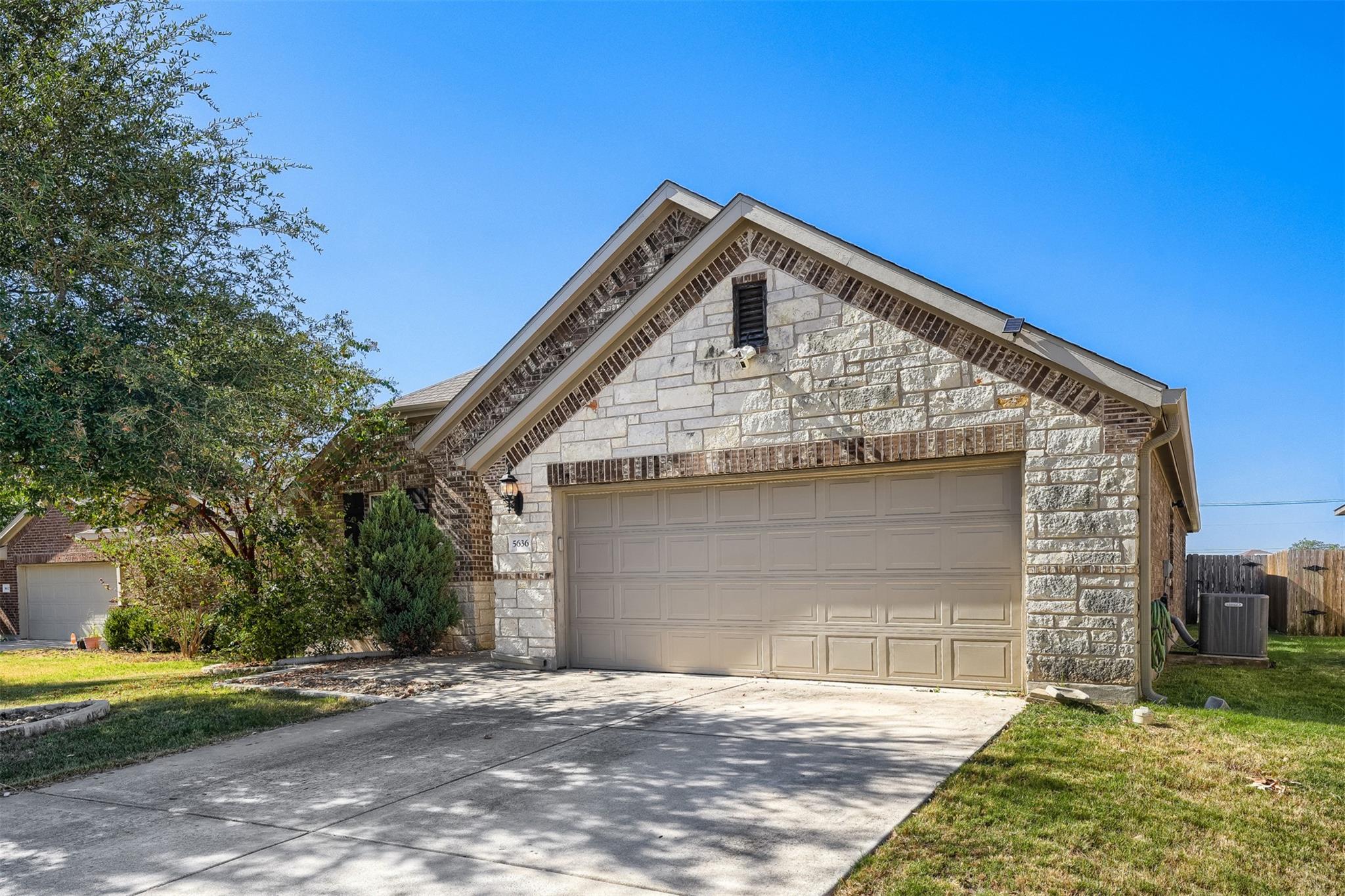 5636 Corsica LOOP