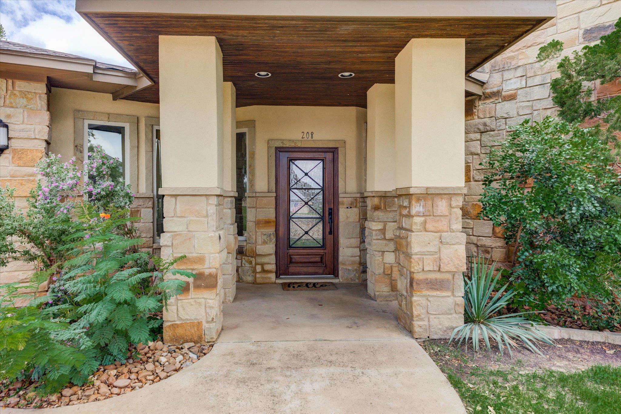 208 Colina Cove Dr DR