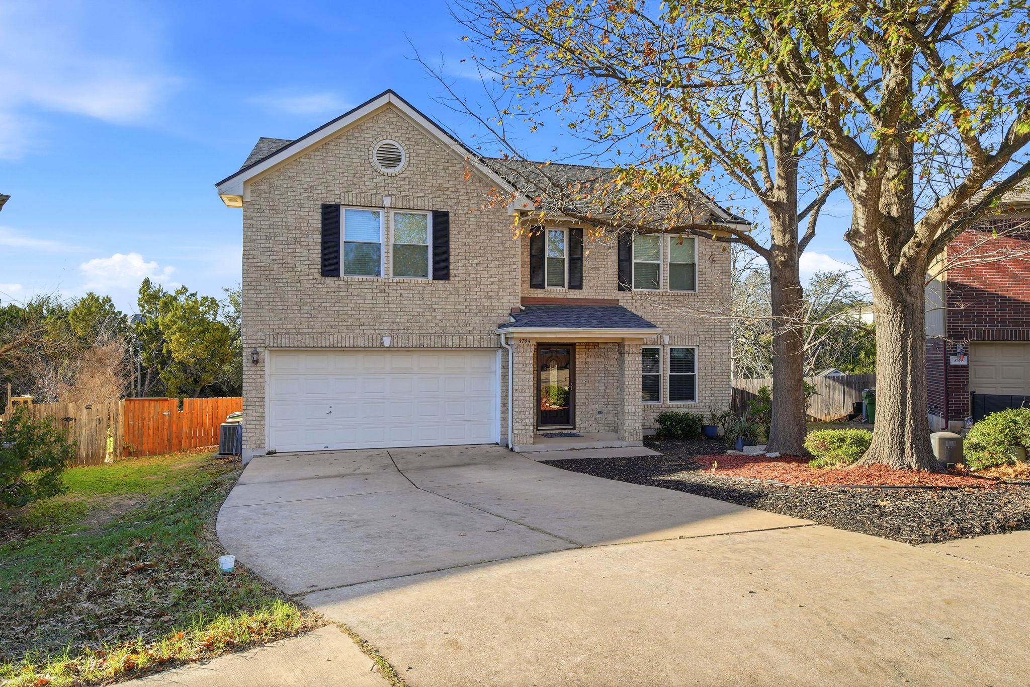 3744 Top Rock LN