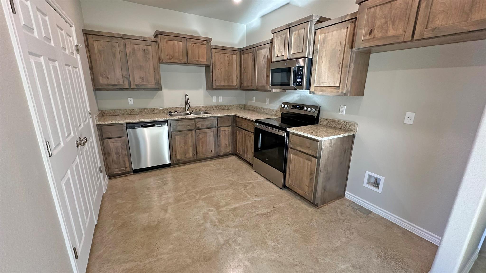 218 Leon LN A-B