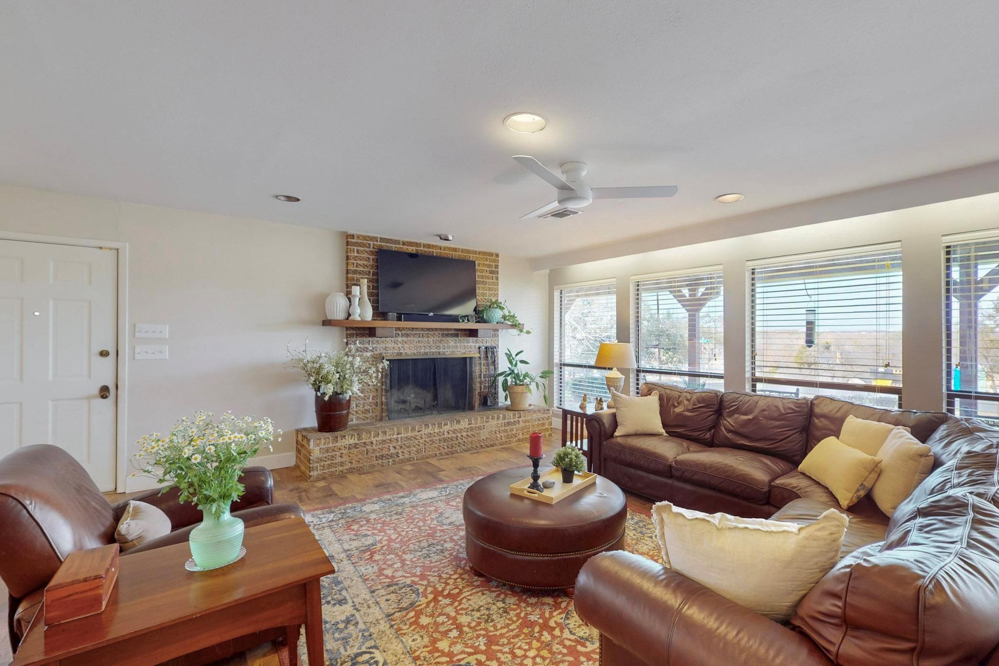 1905 Brushy Bend DR
