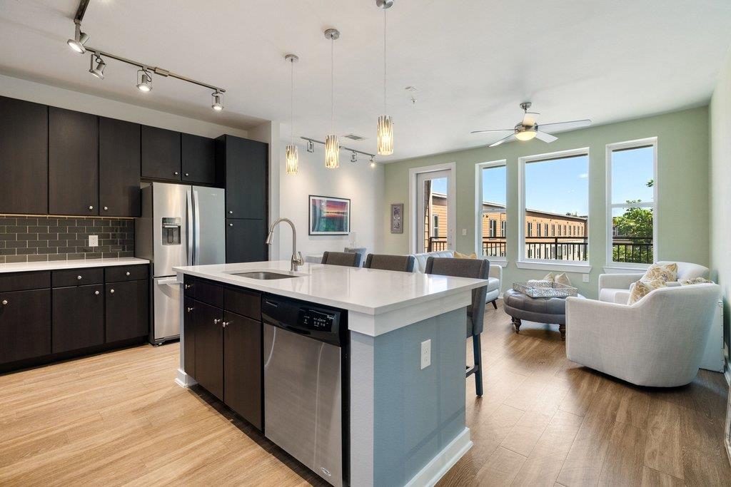 1900 Barton Springs RD 5009