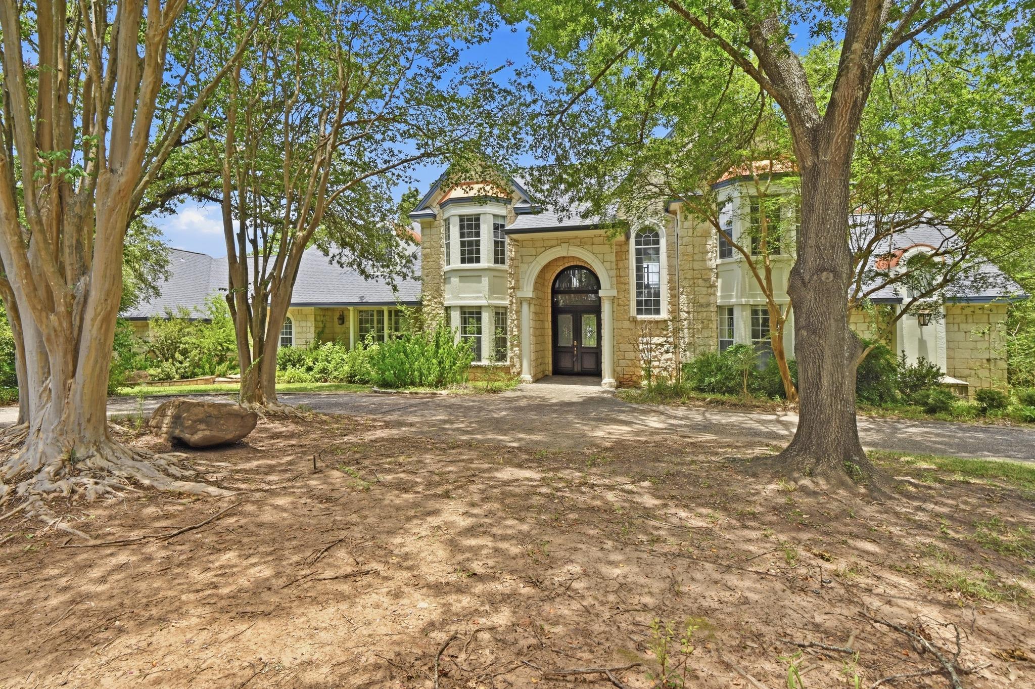 850 Jerrys LN