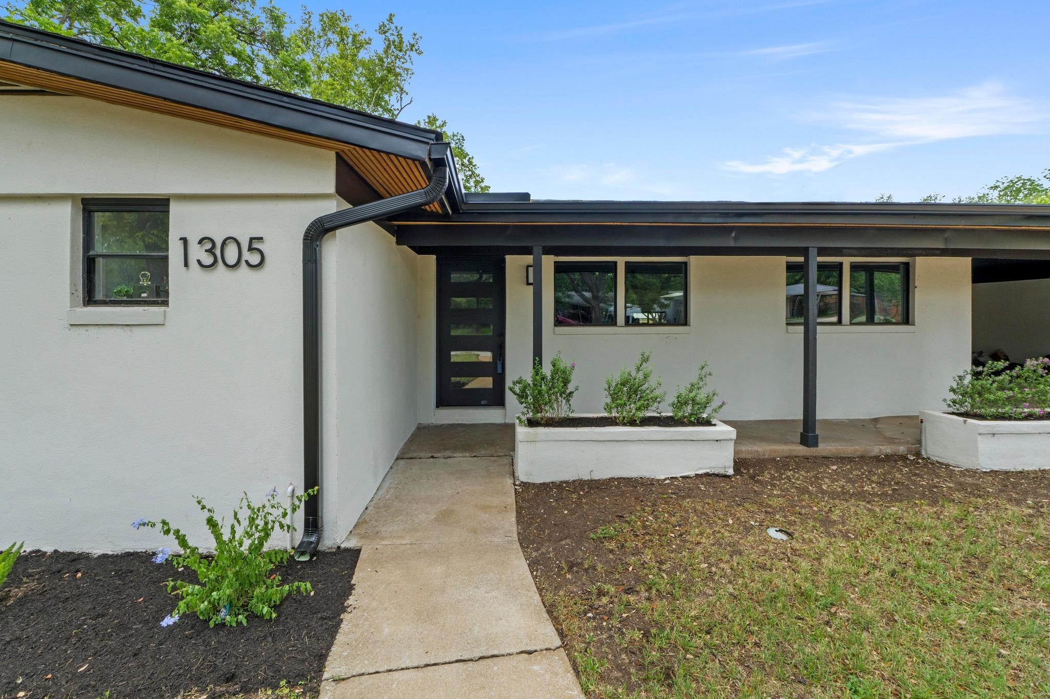 1305 Ridgehaven DR