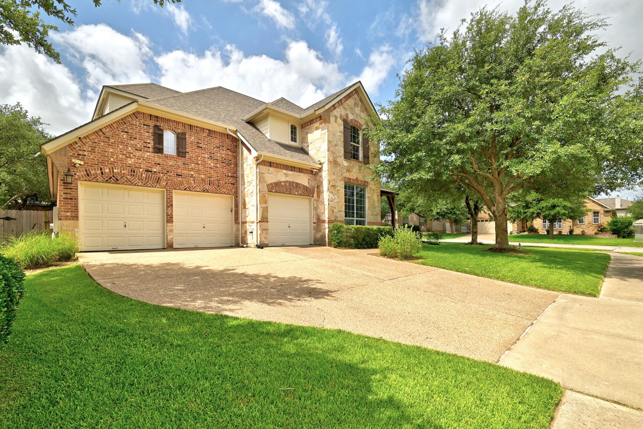 1385 Pine Forest CIR