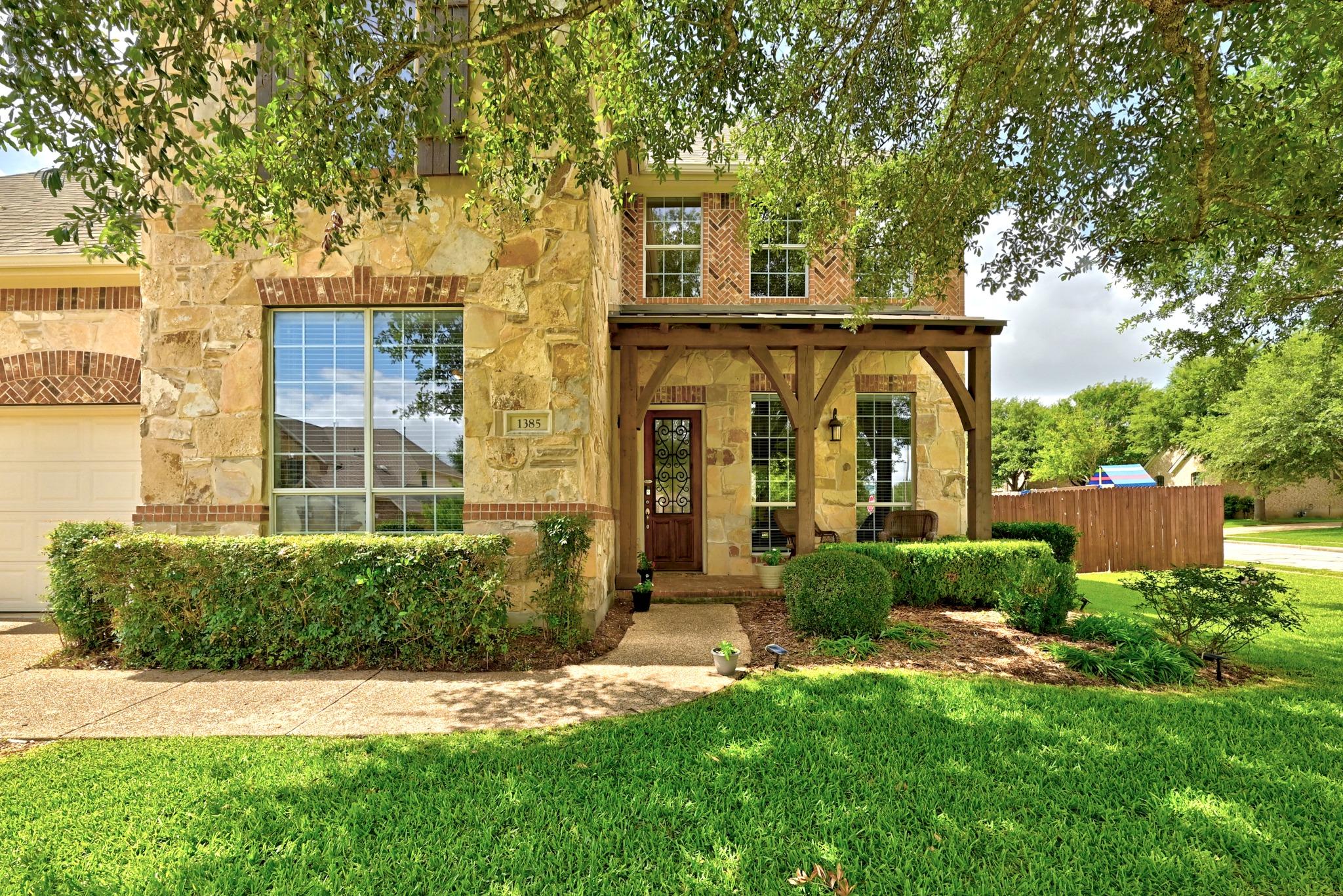 1385 Pine Forest CIR